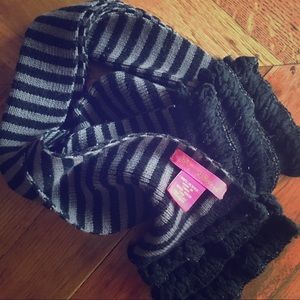 🔥SALE🔥Betsey Johnson Scarf w embellishments!!